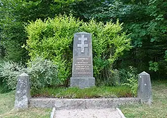 Monument aux morts au col d'Hermanpaire.