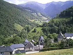 Le village de Ger de Boutx et la vallée du Coulédoux.