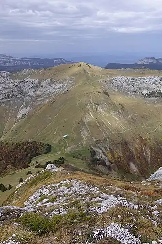 La pointe de la Québlette vue depuis le sommet du mont Lachat au sud-est.