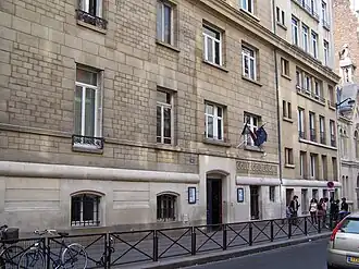 Le collège Sévigné.