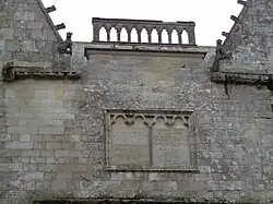 Inscription sur façade nord.