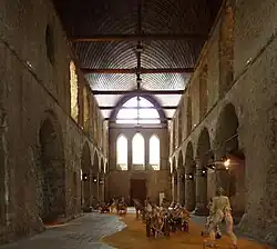 Nef et portail ouest.