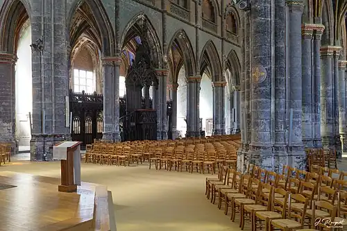 La nef vue du chœur.