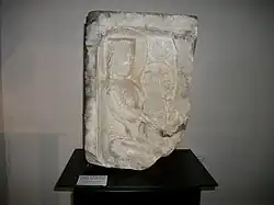 Bas-relief de la Vierge à l'enfant