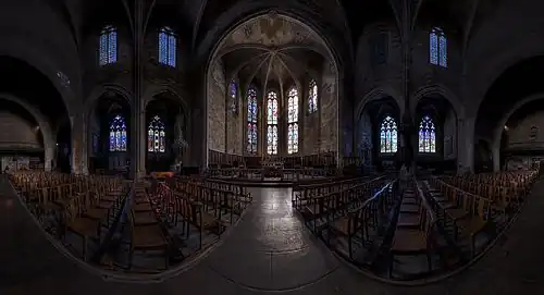 Vue panoramique 360° de l'intérieur de la collégiale (1).