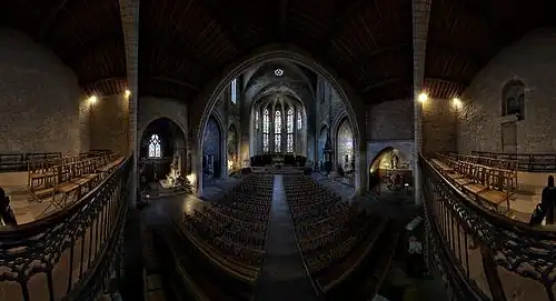 Vue panoramique 360° de l'intérieur de la collégiale (2).