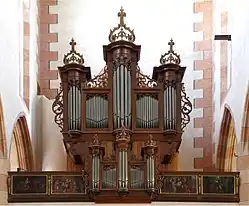 Orgue de tribune et peintures (XVIIIe&nbsp;siècle).