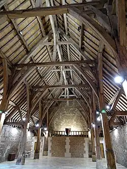 Commanderie de Saint-Étienne-de-Renneville - Intérieur de la grange à blé