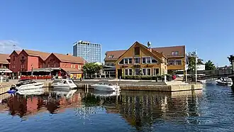 Commerces du marché aux poissons.