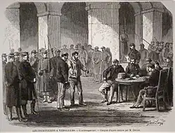 Dessin montrant des prisonniers interrogés devant des soldats en armes.