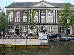 Description de cette image, également commentée ci-après