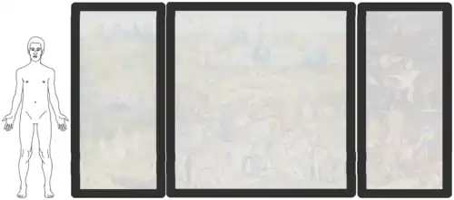 Silhouette d'un homme à hauteur de celle du triptyque ouvert.