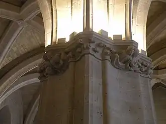 Décoration sculpturale de la Salle des Gardes (XIXe&nbsp;siècle).