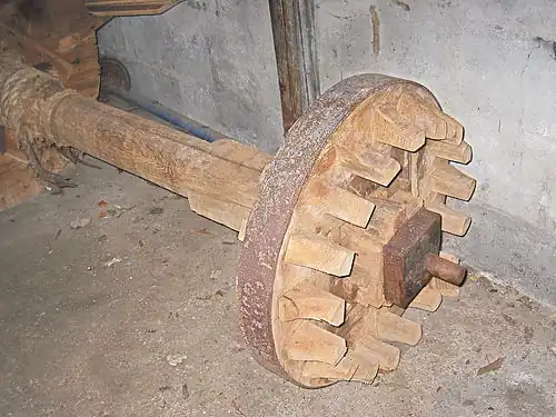 Kammenluiwiel Concordiamolen. Notez la forme spéciale des alluchons.