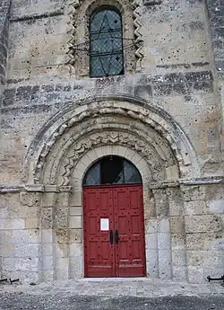 Le portail de l'église.