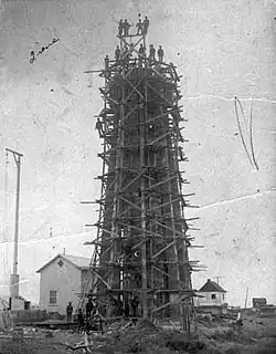 La construction du phare de Pointe-au-Père en 1909