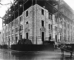 Sa construction en 1923