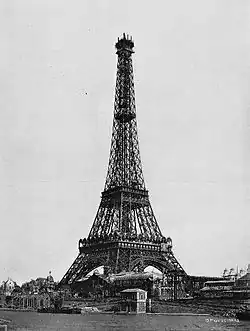 15 mars 1889 : montage du campanile.