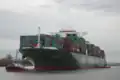 CSCL Mars, au départ du port de Hambourg sur l'Elbe
