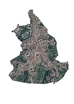 Limites des contrada sur une vue  satellite de Sienne