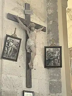 Le Christ en croix.