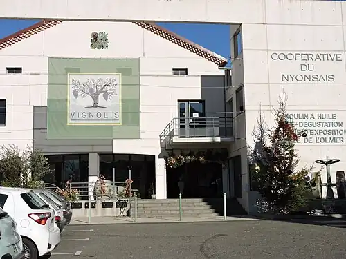 Entrée de la Coopérative du Nyonsais-Vignolis.