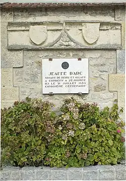 Hommage au passage de Jeanne d'Arc.