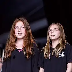 Jeunes chanteuses de la Kerlenn Pondi