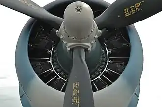 Corsair à moteur Pratt & Whitney R-2800-8 (2000 ch).