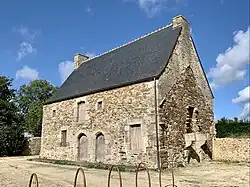 Façade sud de la Ferme du Haut-Bécherel.