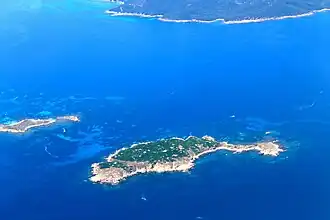 Îles Forana (à droite) et Maestro Maria