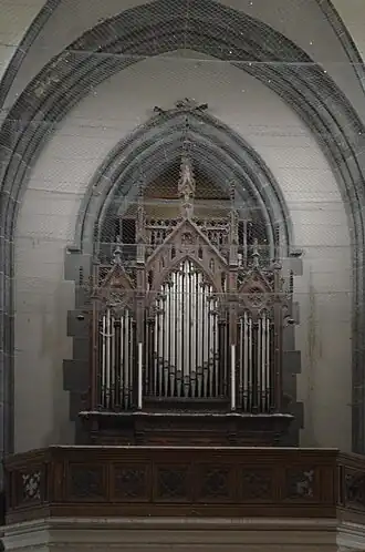 Le grand-corps du buffet de l'orgue.