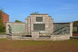 Monuments commémorant le traité de Couillet signé le 23 août 1914 et les soldats français morts à Couillet lors de la Bataille de Charleroi.