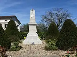 Le monument aux morts.