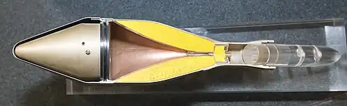 Coupe de la tête d'une grenade perforante à charge creuse 58