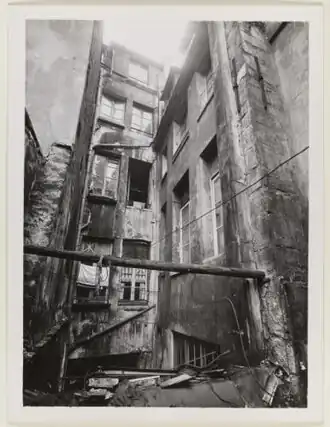 Cour 25 rue Saint-Paul.