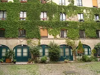 Cour du couvent des Filles anglaises.