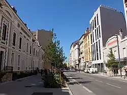 Le cours près de la station de métro République après le réaménagement de 2019