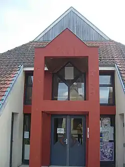 Entrée de la bibliothèque.