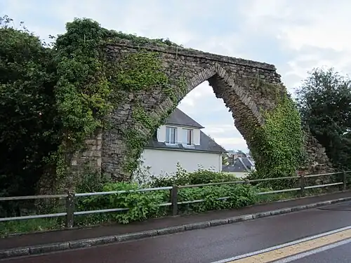 Les ruines de l'aqueduc.