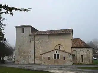 L'église Saint-Saturnin.