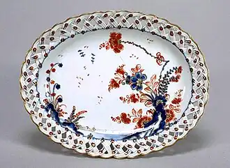 Plateau en porcelaine à décor oriental, Venise, Cozzi, seconde moitié du XVIIIe&nbsp;siècle.