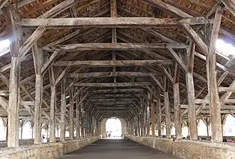 Halle vue générale intérieure