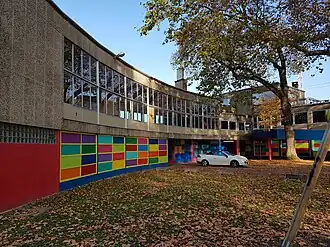 Réfectoires  -  largement vitrés vers le parc et la Meuse.