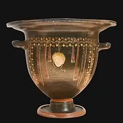 Cratère de style Gnathia. Grande-Grèce (céramique apulienne de Gnathia, polychrome. Troisième quart du IVe&nbsp;siècle