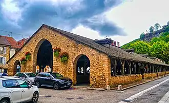 Halle extérieure côté Ouest