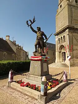 Le Poilu victorieux de Creully