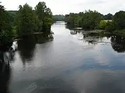 La rivière Creuse en direction de Tournon-Saint-Martin en 2011.