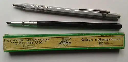 Criterium 2603 et crayon mécanique en bois.