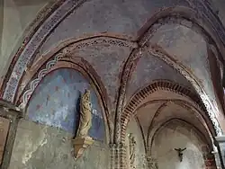 Les deux dernières travées du collatéral nord, consacrées à la Vierge Marie.